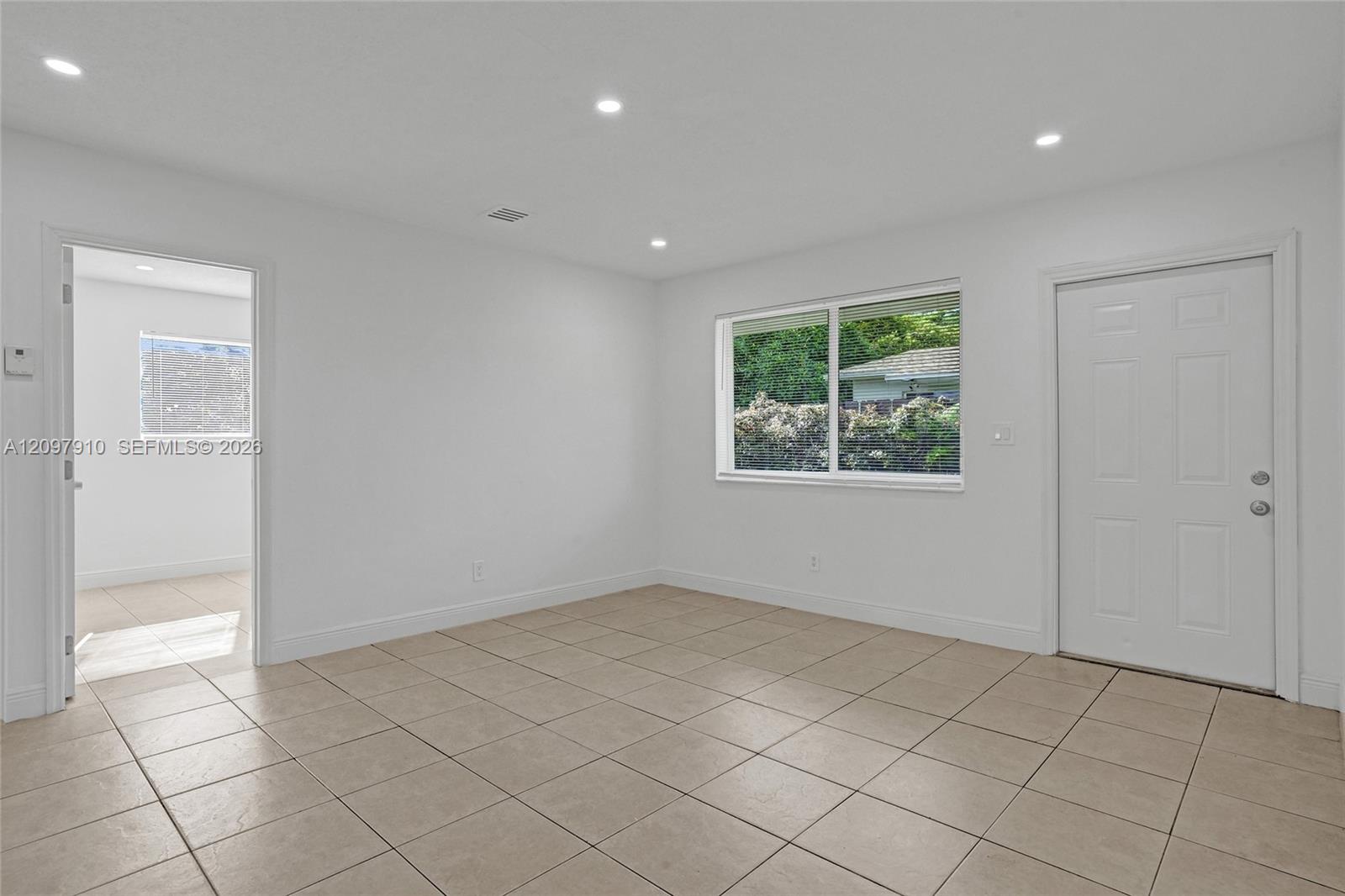 See details / 2121 sq. ft. $ 2026-10-18 0 Photo