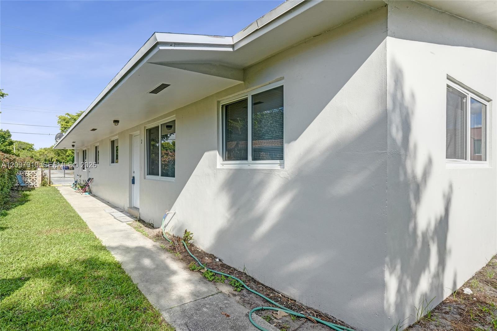 See details / 2121 sq. ft. $ 2026-10-18 0 Photo