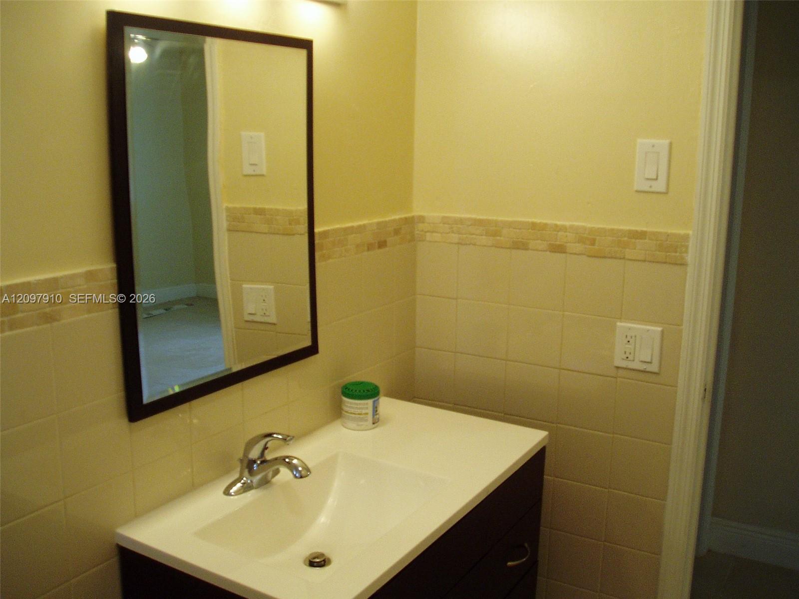 See details / 2121 sq. ft. $ 2026-10-18 0 Photo