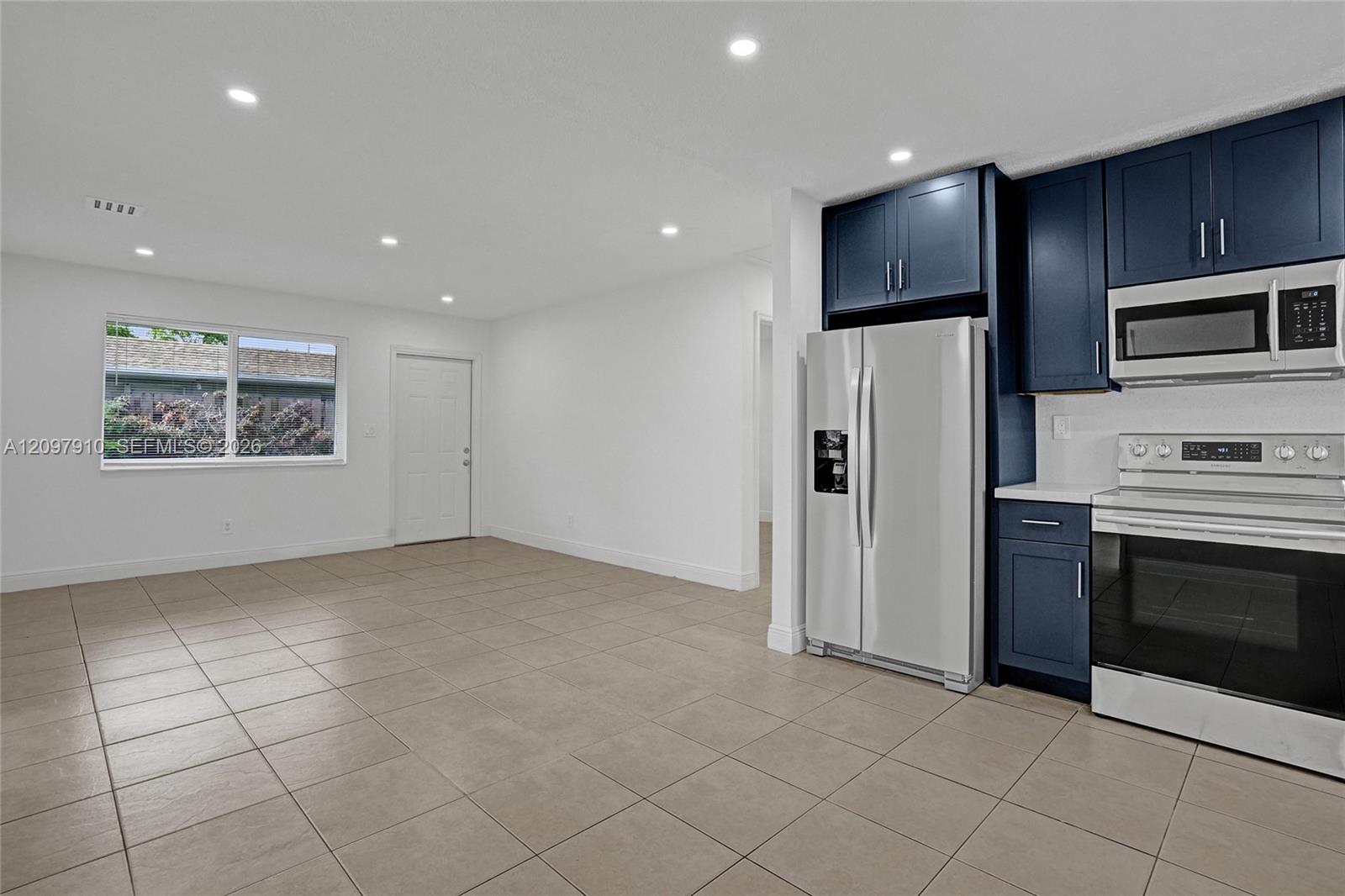 See details / 2121 sq. ft. $ 2026-10-18 0 Photo