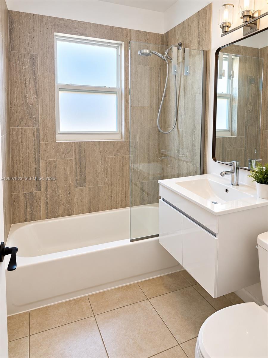   /  880 sq. ft. $ 2026-09-30 0 foto