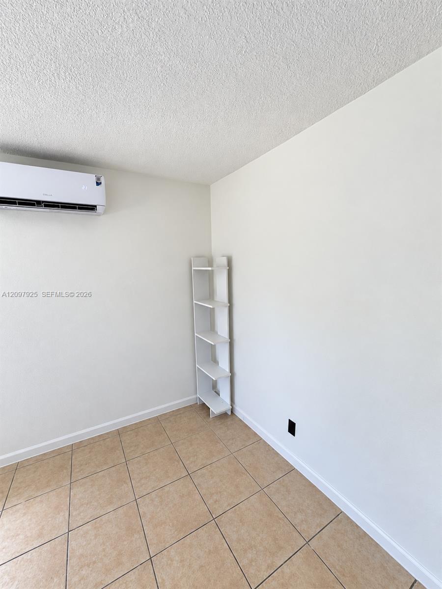 Ver detalles / 1074 sq. ft. $ 2026-09-30 0 foto