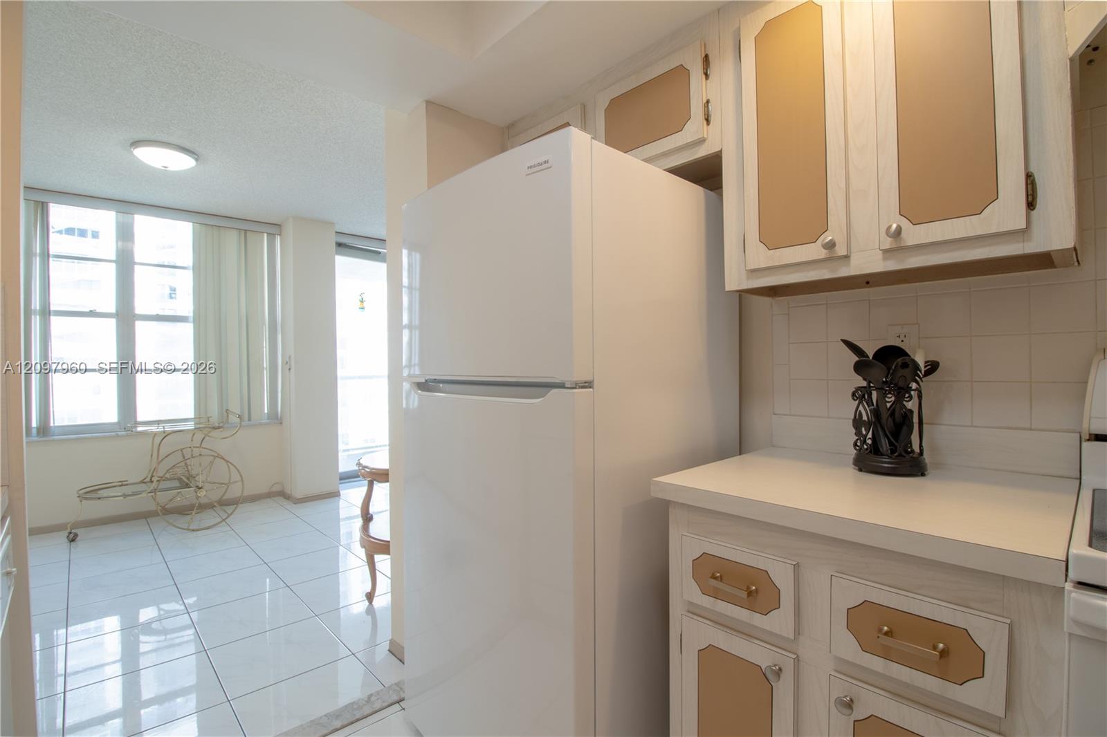See details 911 1 / 2 938 sq. ft. $ 2026-09-30 0 Photo