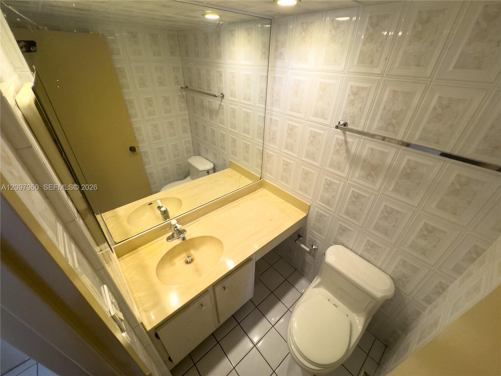 See details 911 1 / 2 938 sq. ft. $ 2026-09-30 0 Photo