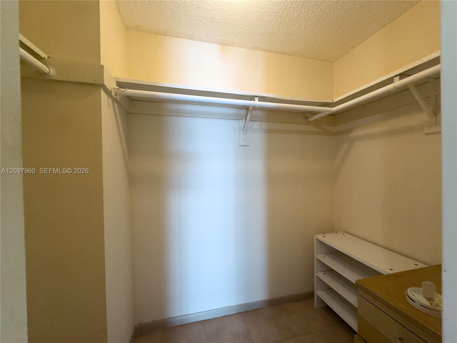 See details 911 1 / 2 938 sq. ft. $ 2026-09-30 0 Photo