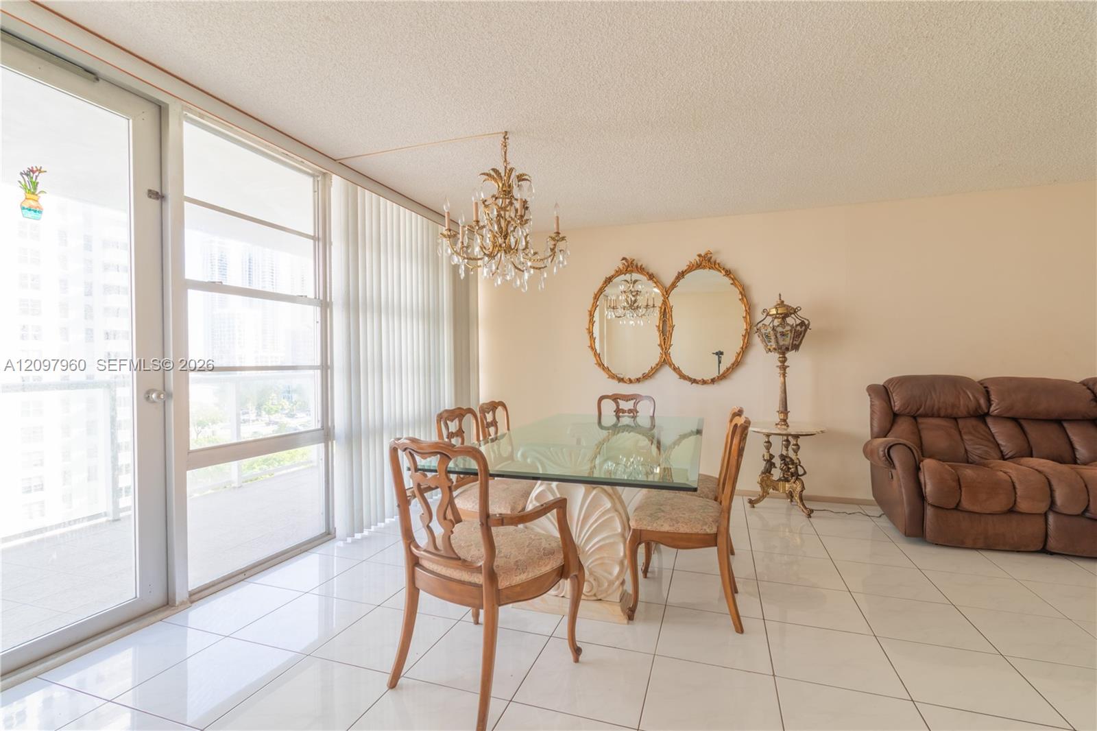 See details 911 1 / 2 938 sq. ft. $ 2026-09-30 0 Photo