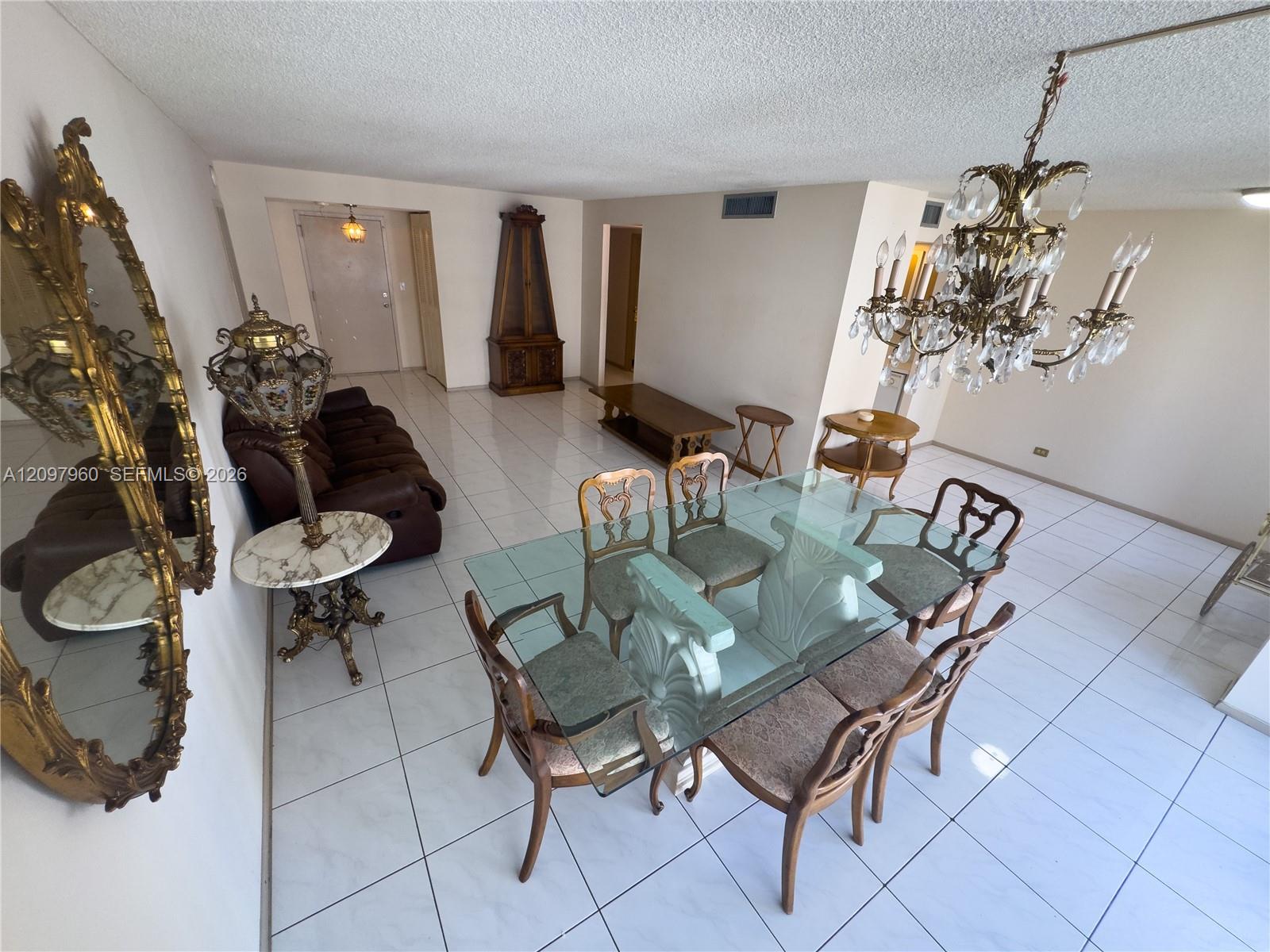See details 911 1 / 2 938 sq. ft. $ 2026-09-30 0 Photo