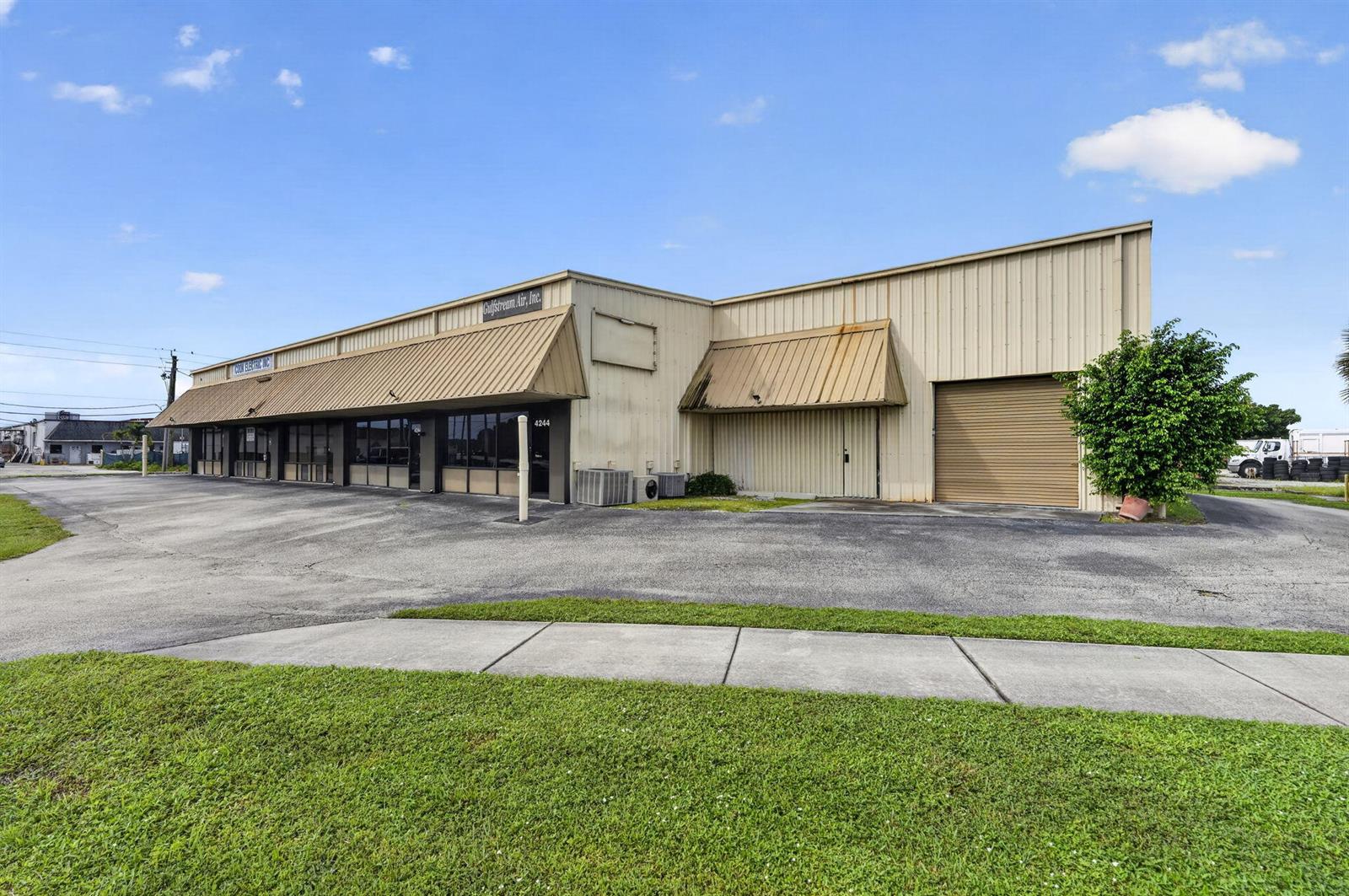 See details / 0 sq. ft. $ 2026-10-01 0 Photo