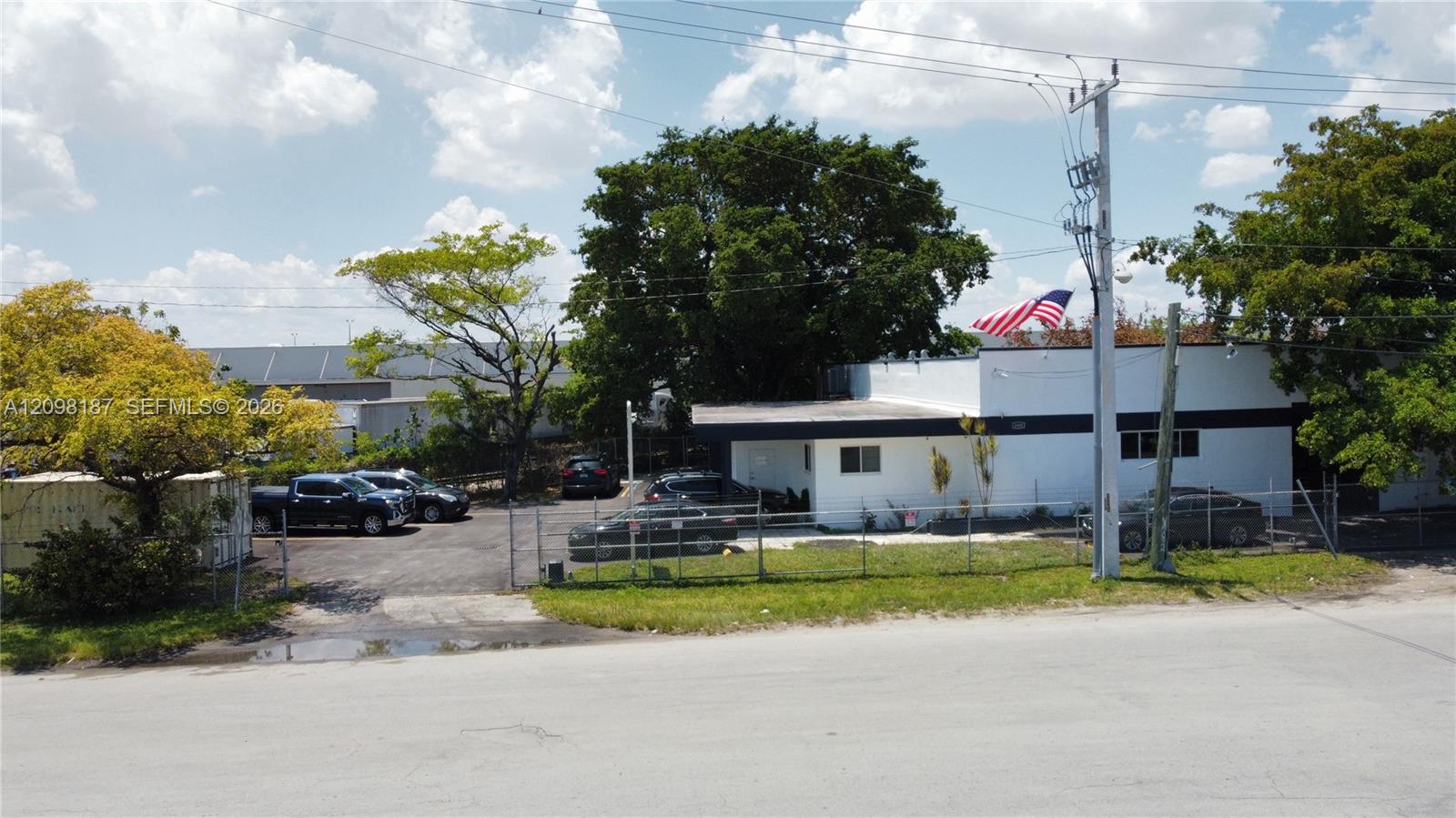   /   sq. ft. $ 2026-09-30 0 foto