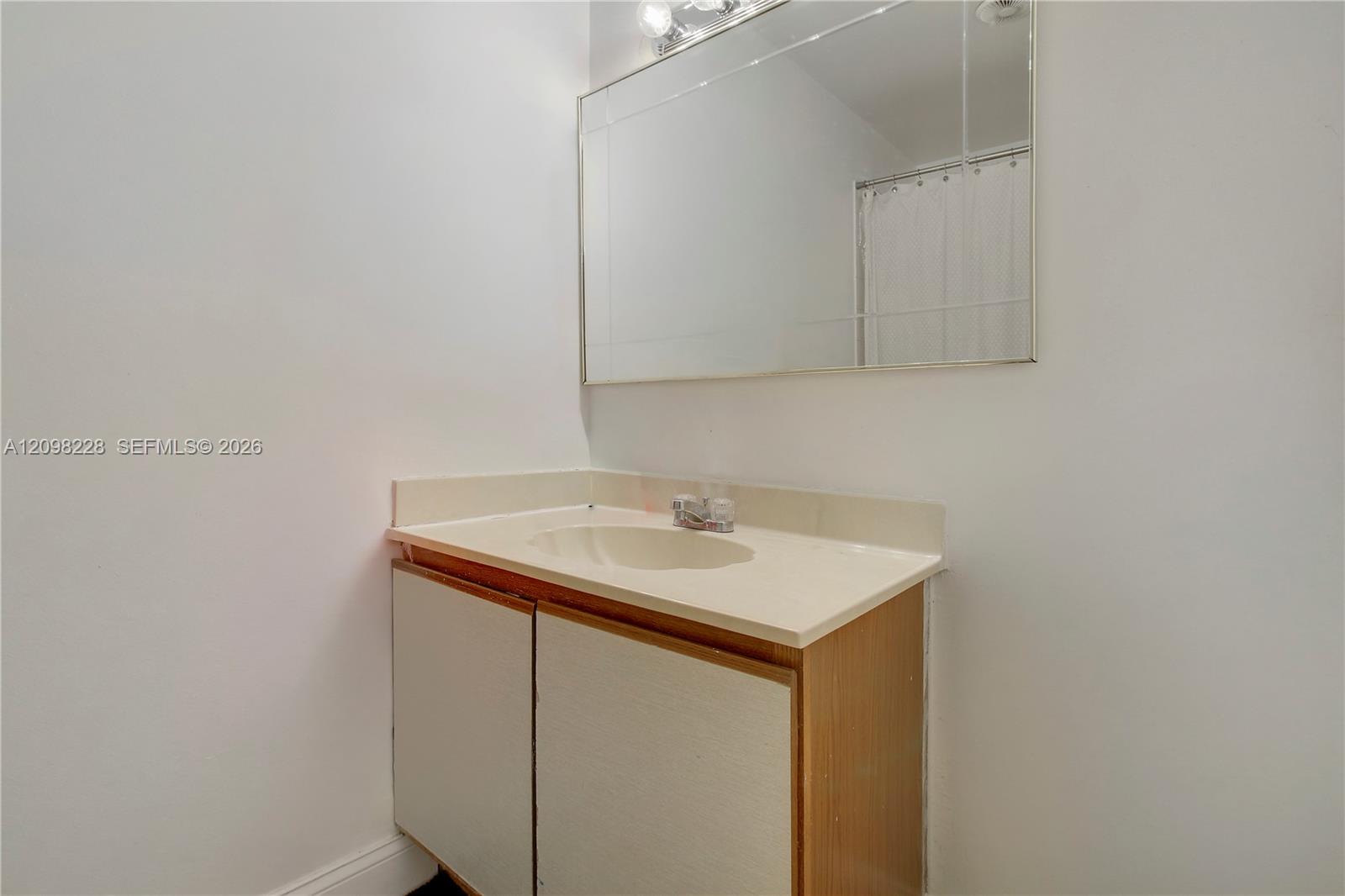 Ver detalles / 2384 sq. ft. $ 2026-09-30 0 foto