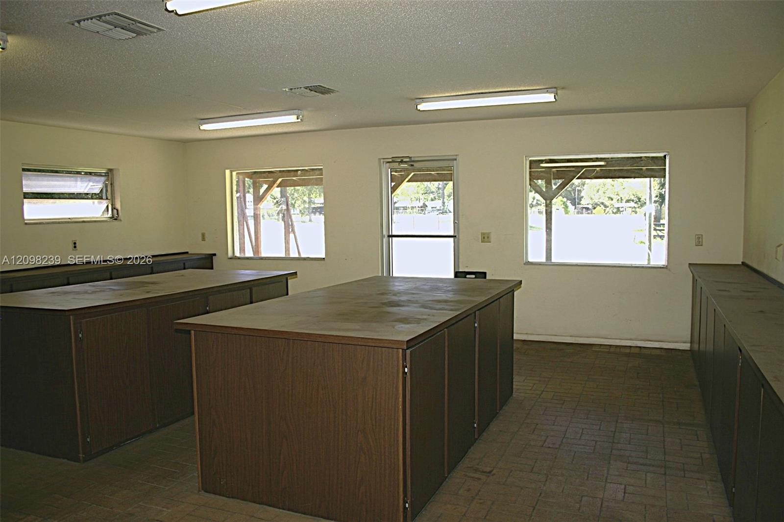 Ver detalles / sq. ft. $ 2026-10-02 0 foto