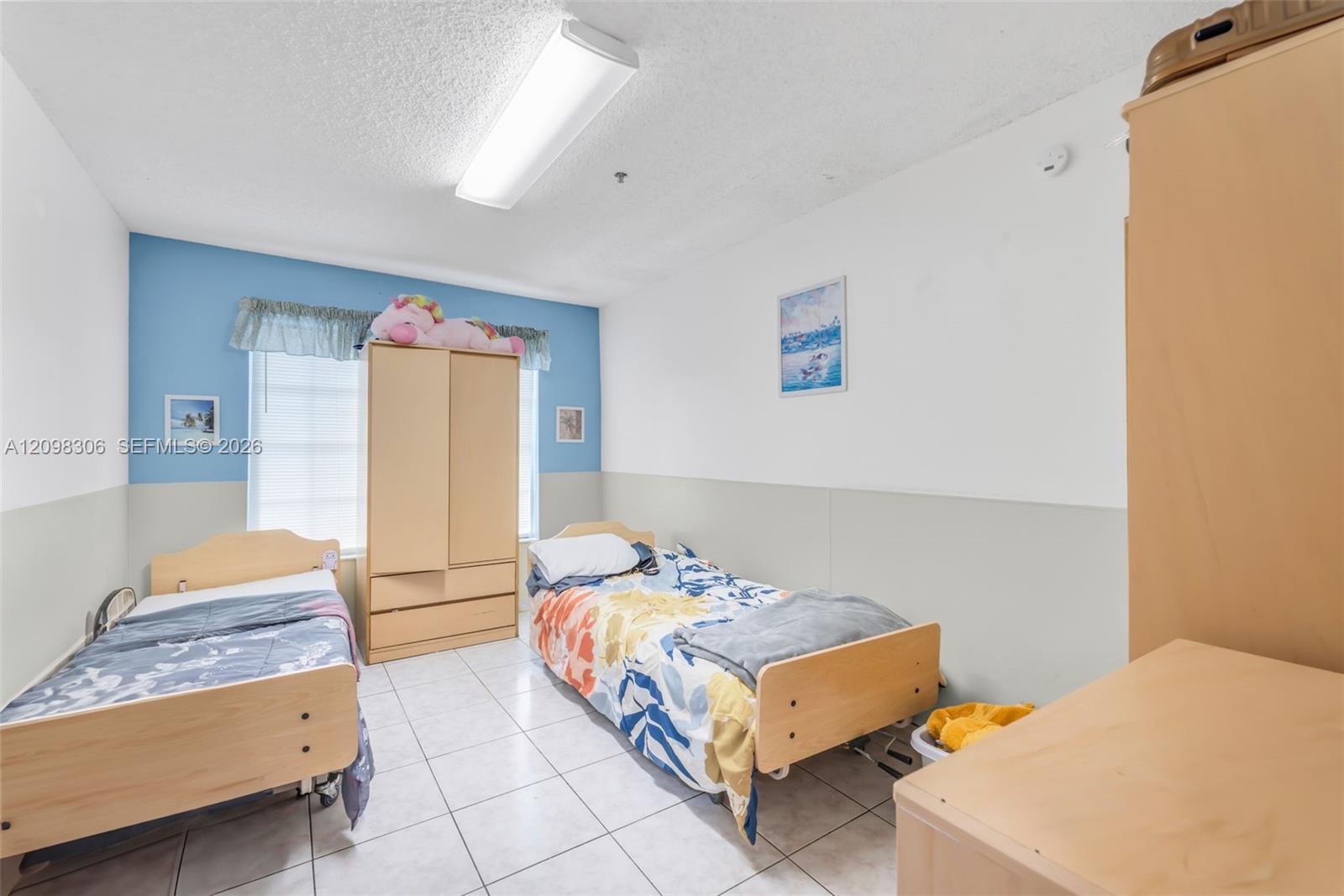   /   кв.футов $ 2026-09-30 0 Фото