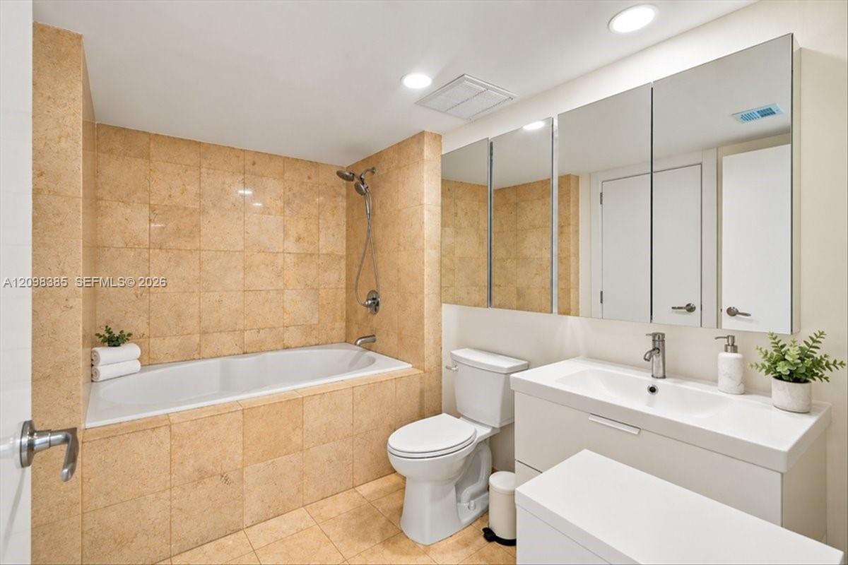 3607 1 / 1 871 sq. ft. $ 2026-09-30 0 foto