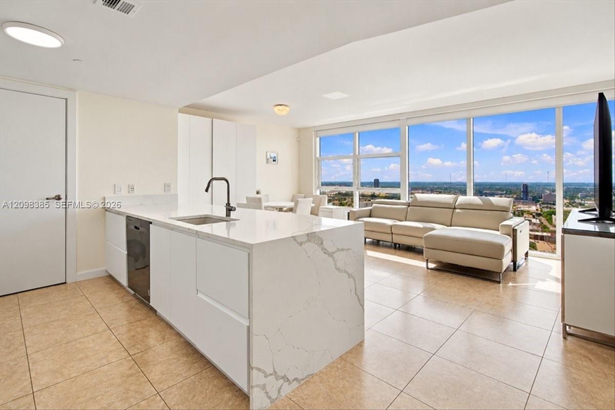 3607 1 / 1 871 sq. ft. $ 2026-09-30 0 foto