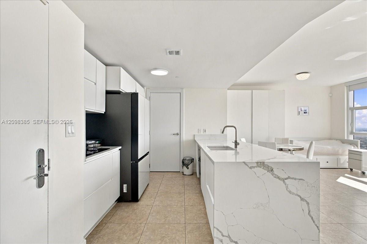 3607 1 / 1 871 sq. ft. $ 2026-09-30 0 foto