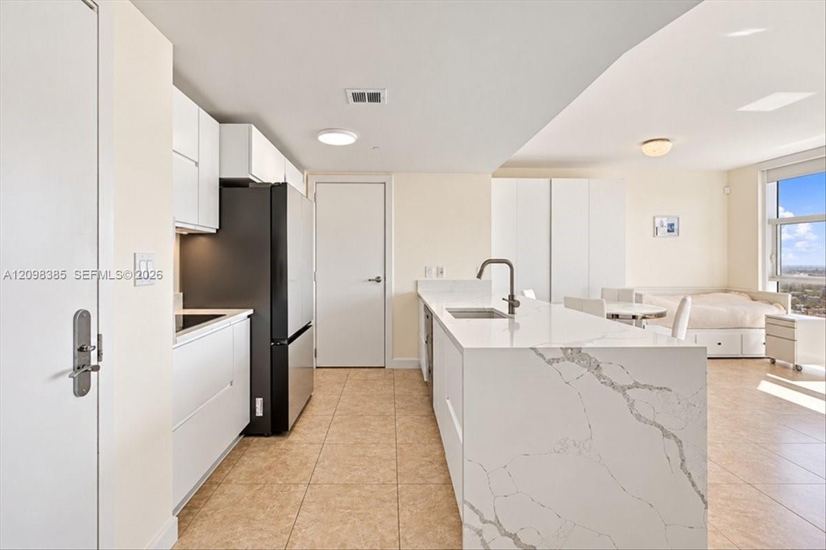 3607 1 / 1 871 sq. ft. $ 2026-09-30 0 foto