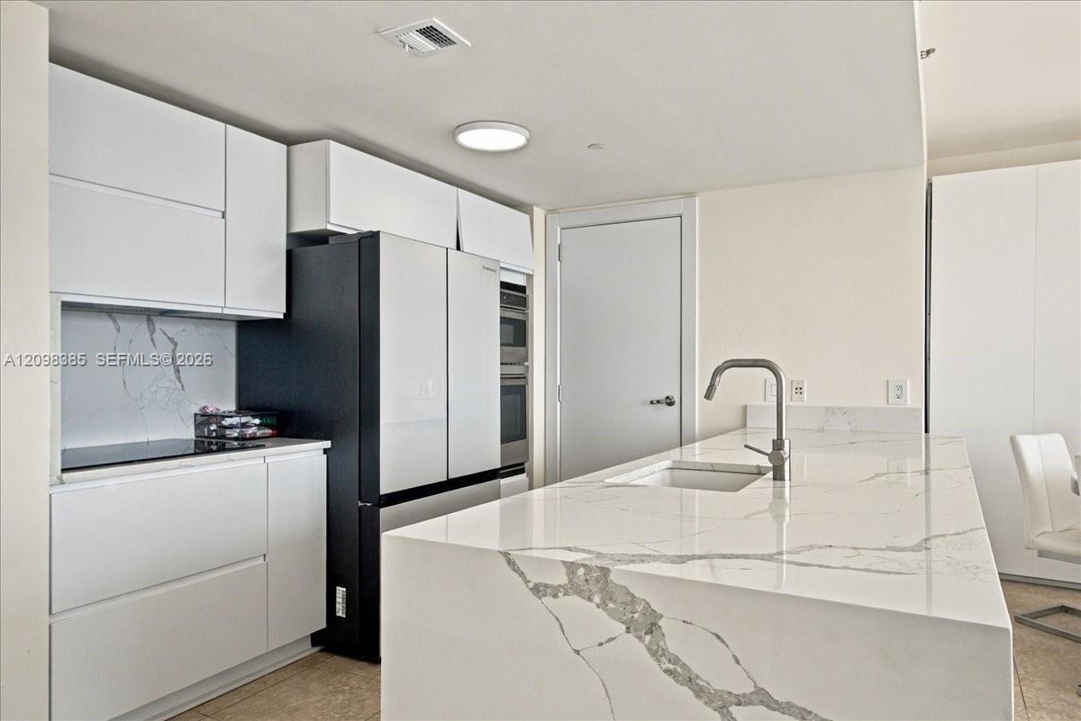 3607 1 / 1 871 sq. ft. $ 2026-09-30 0 foto