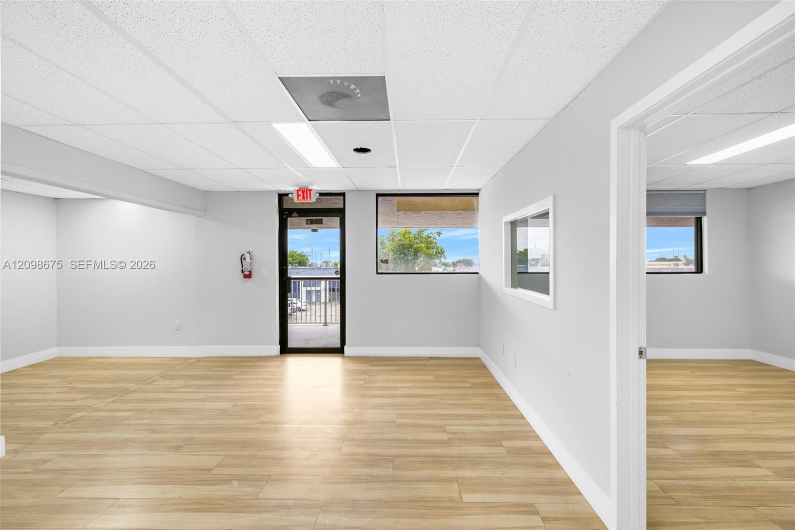 17  /   sq. ft. $ 2026-10-01 0 Photo