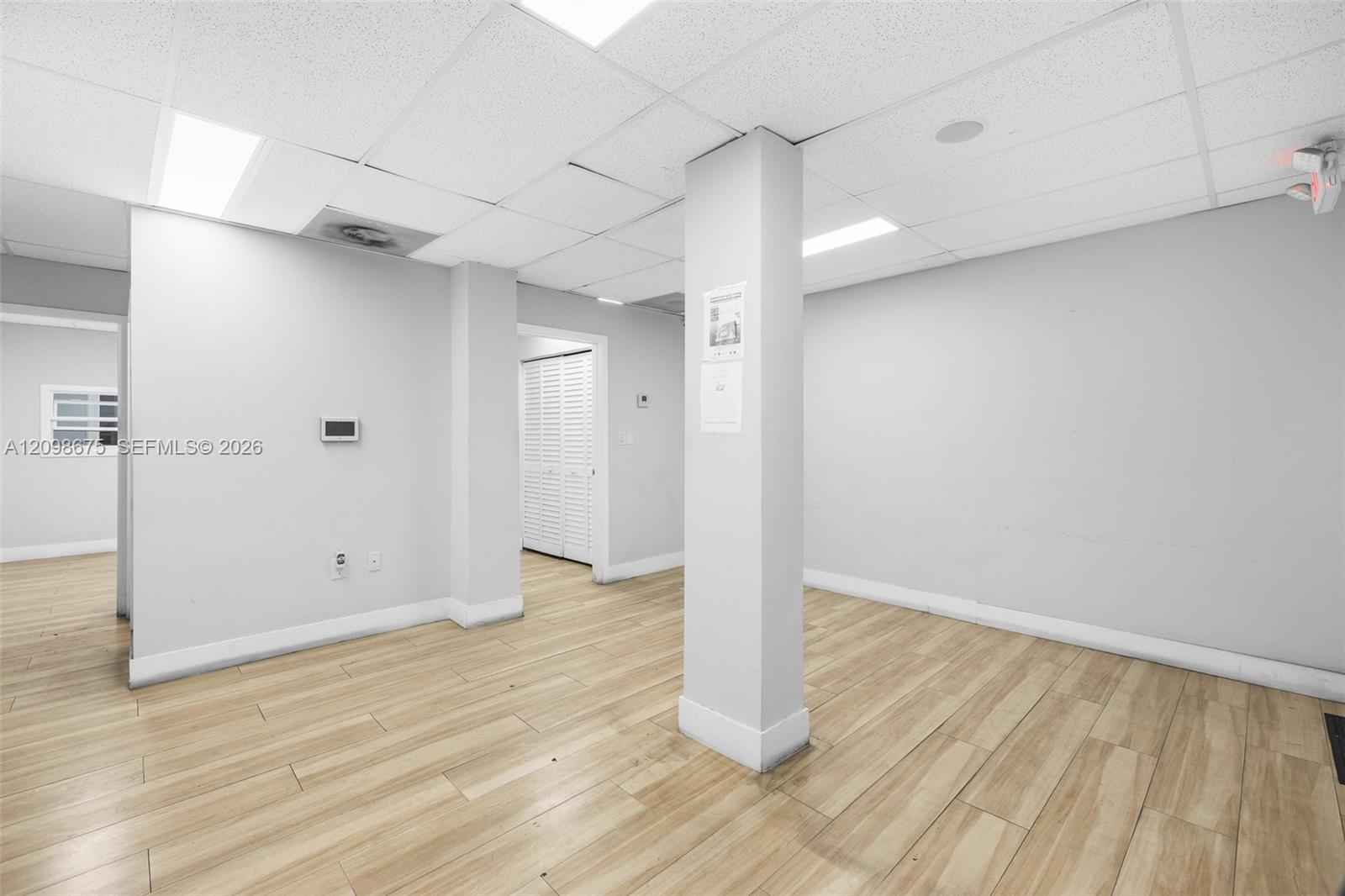 17  /   sq. ft. $ 2026-10-01 0 Photo