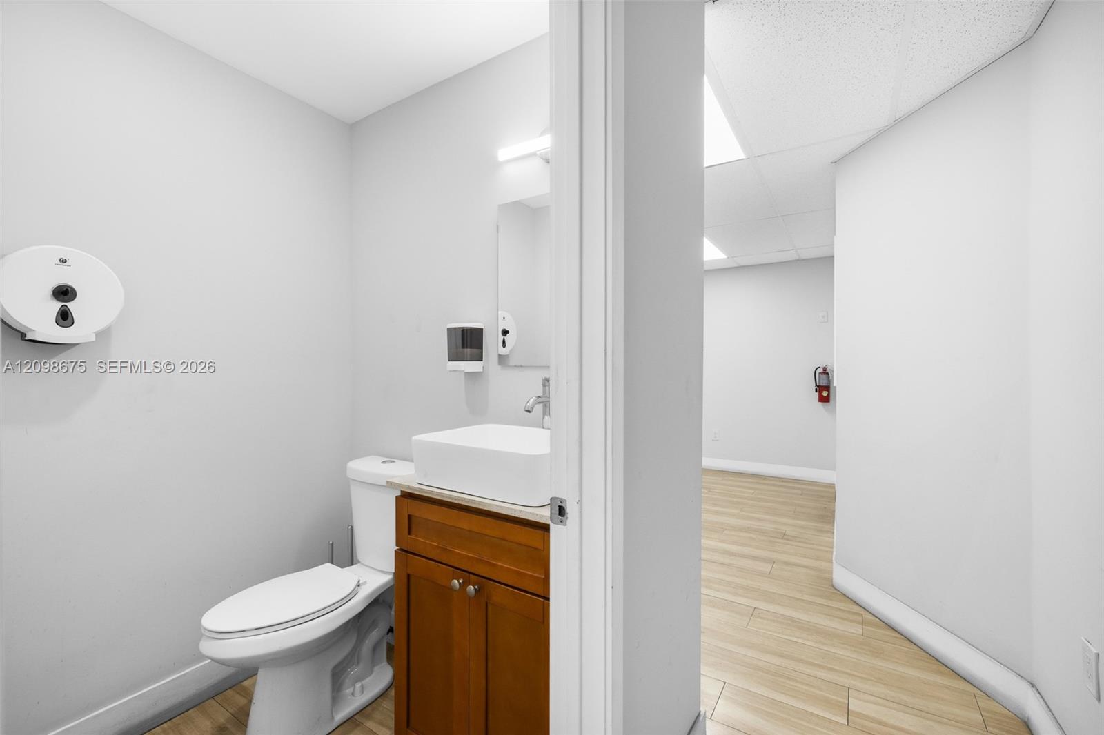 17  /   sq. ft. $ 2026-10-01 0 Photo