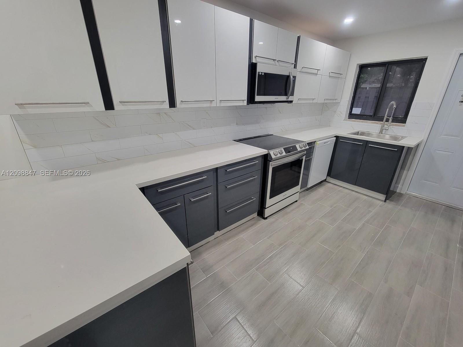 See details / 2583 sq. ft. $ 2026-10-01 0 Photo