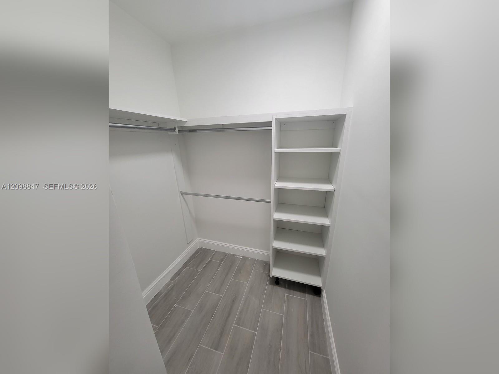 See details / 2583 sq. ft. $ 2026-10-01 0 Photo