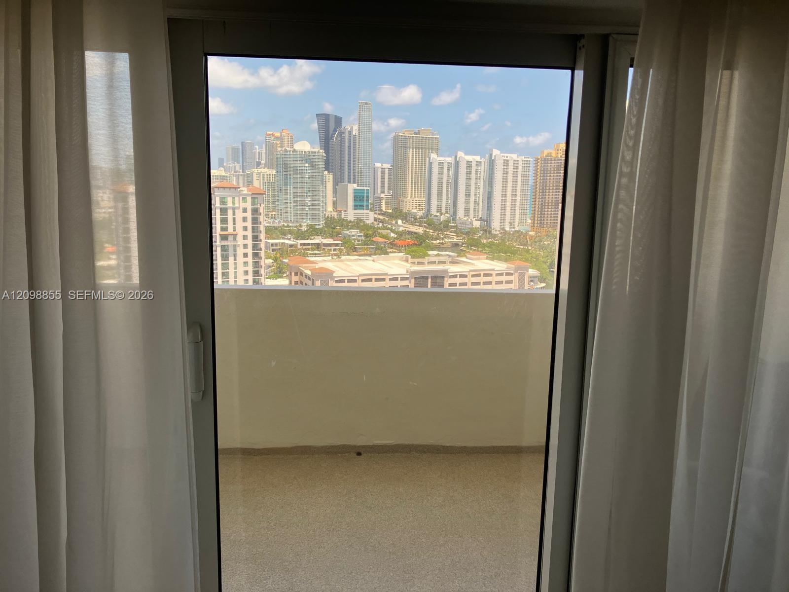 PH11 0 / 0 762 sq. ft. $ 2026-10-01 0 Photo