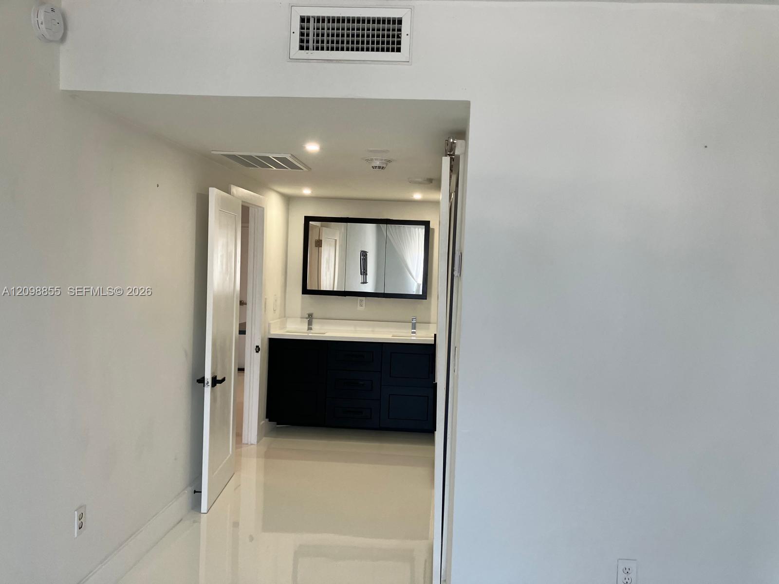 PH11 0 / 0 762 sq. ft. $ 2026-10-01 0 Photo