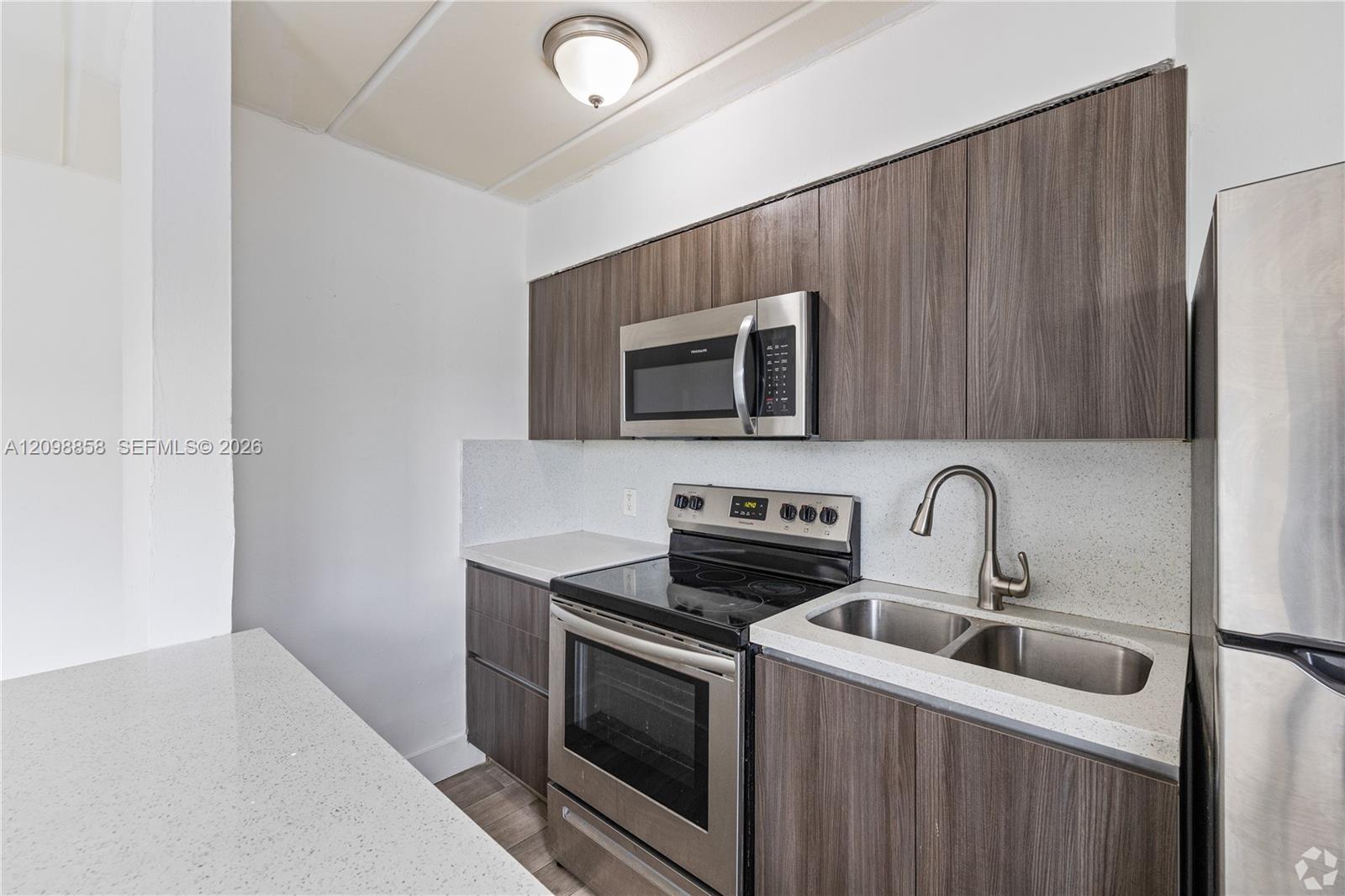 Ver detalles / sq. ft. $ 2026-10-01 0 foto