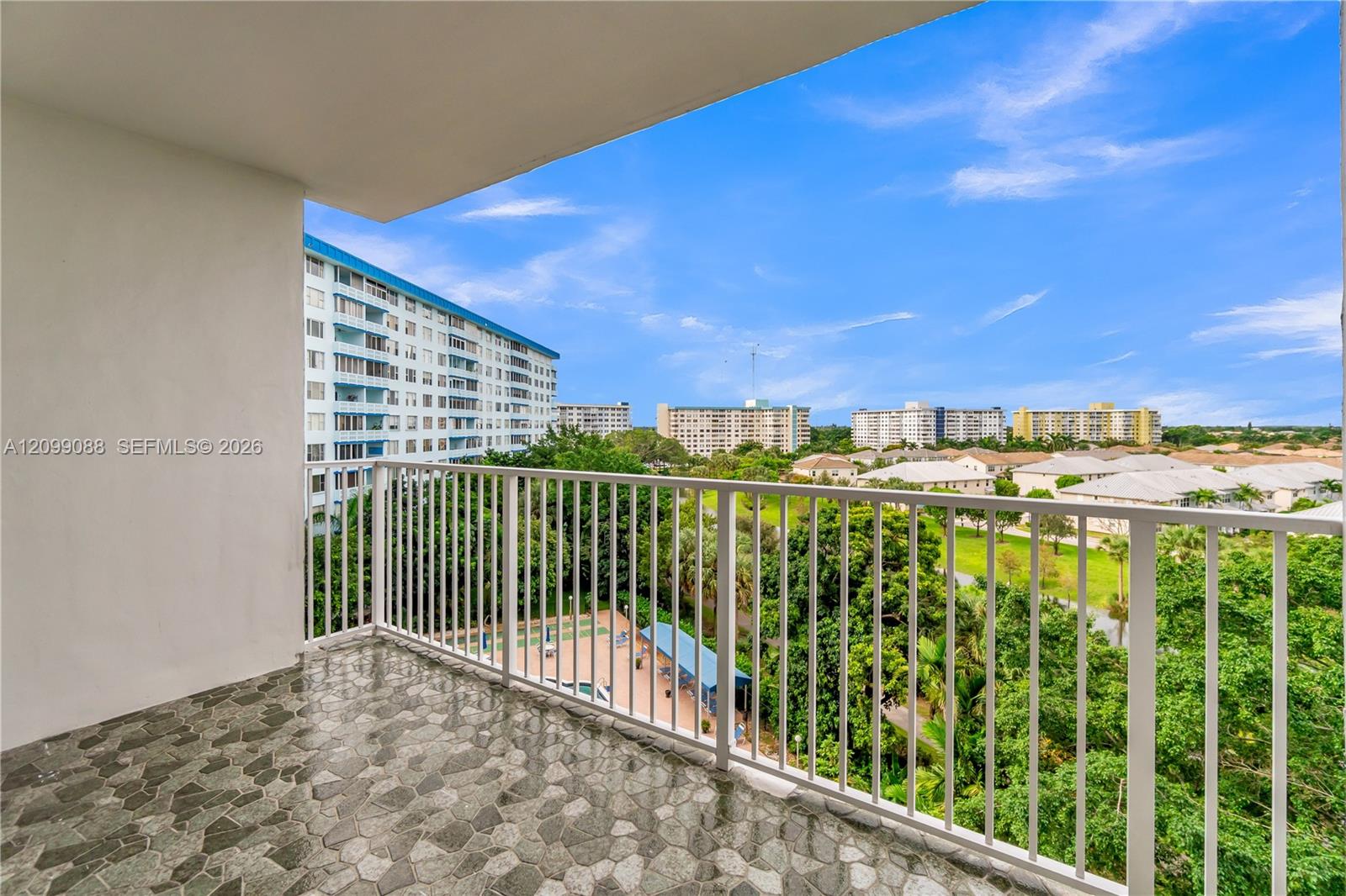 Подробнее 704 1 / 2 876 кв.футов $ 2026-10-01 0 Фото