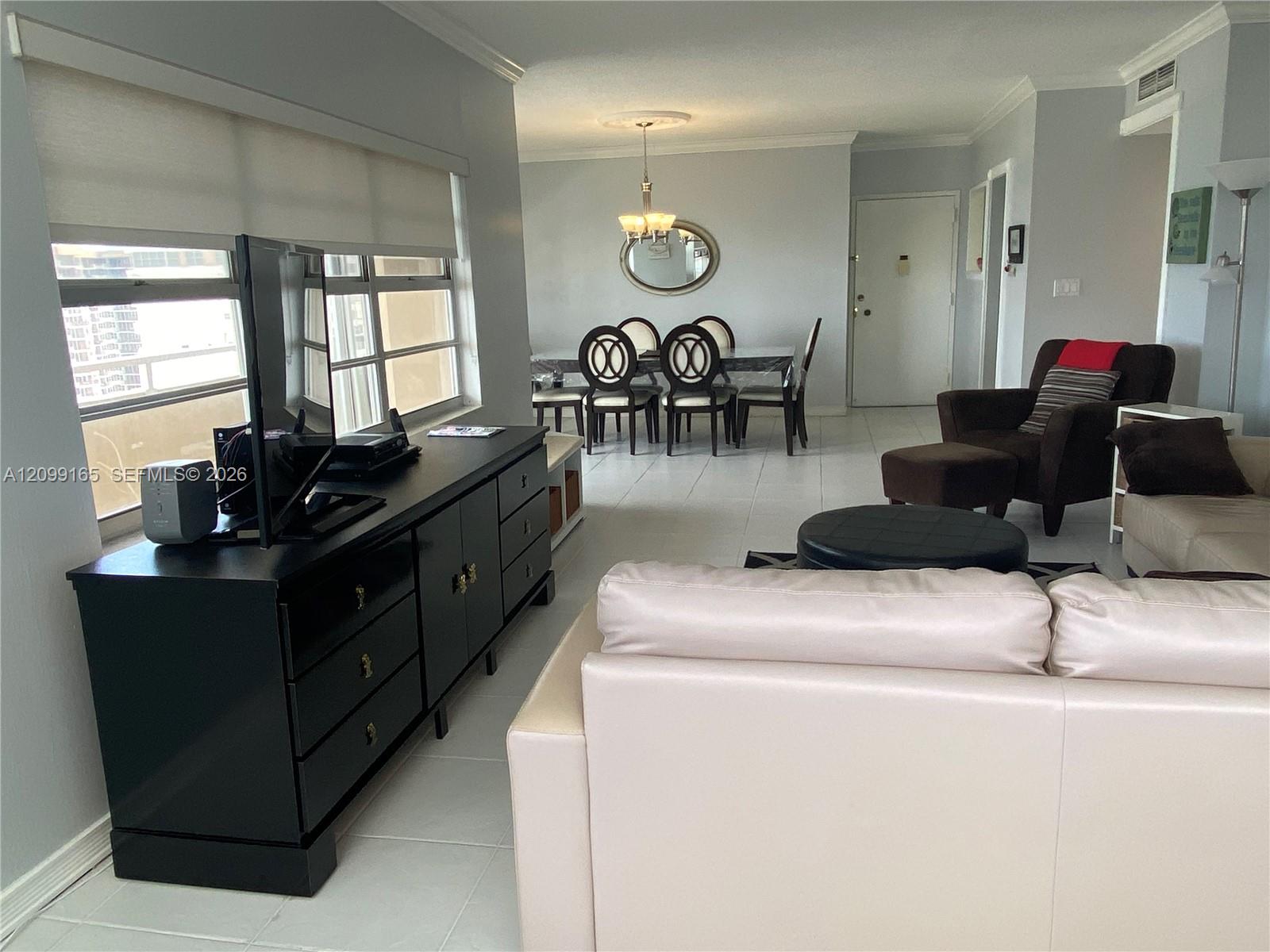 See details PHF 2 / 2 1275 sq. ft. $ 2026-10-01 0 Photo