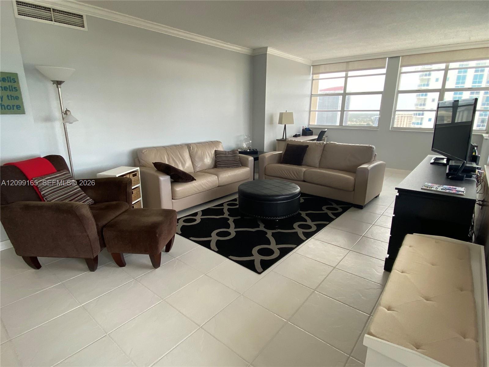 See details PHF 2 / 2 1275 sq. ft. $ 2026-10-01 0 Photo