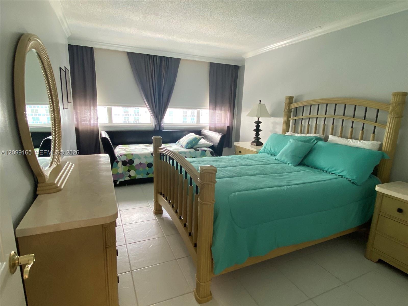 See details PHF 2 / 2 1275 sq. ft. $ 2026-10-01 0 Photo