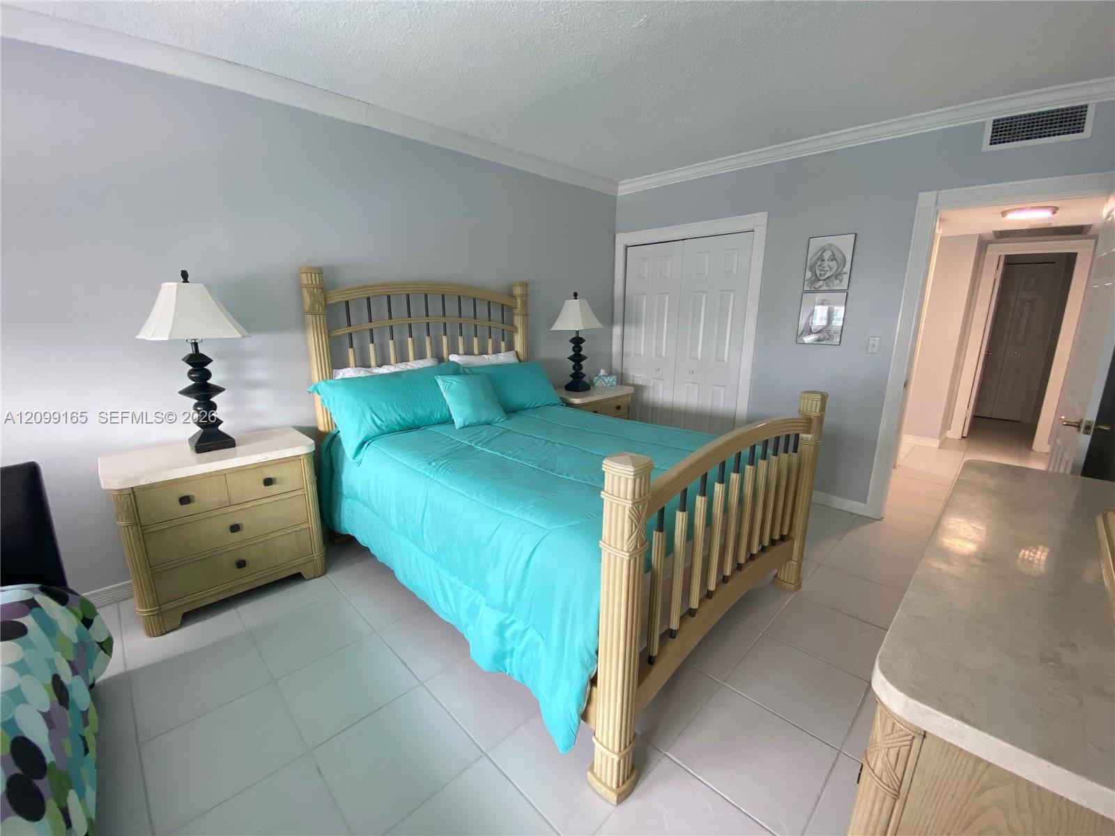 See details PHF 2 / 2 1275 sq. ft. $ 2026-10-01 0 Photo