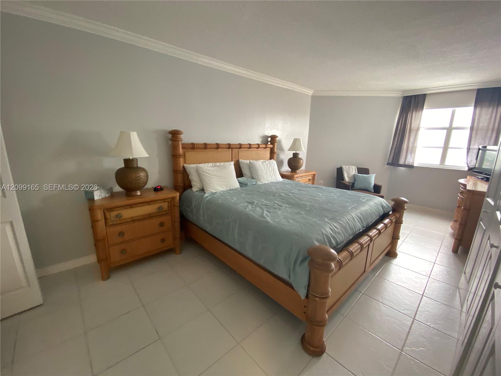 See details PHF 2 / 2 1275 sq. ft. $ 2026-10-01 0 Photo