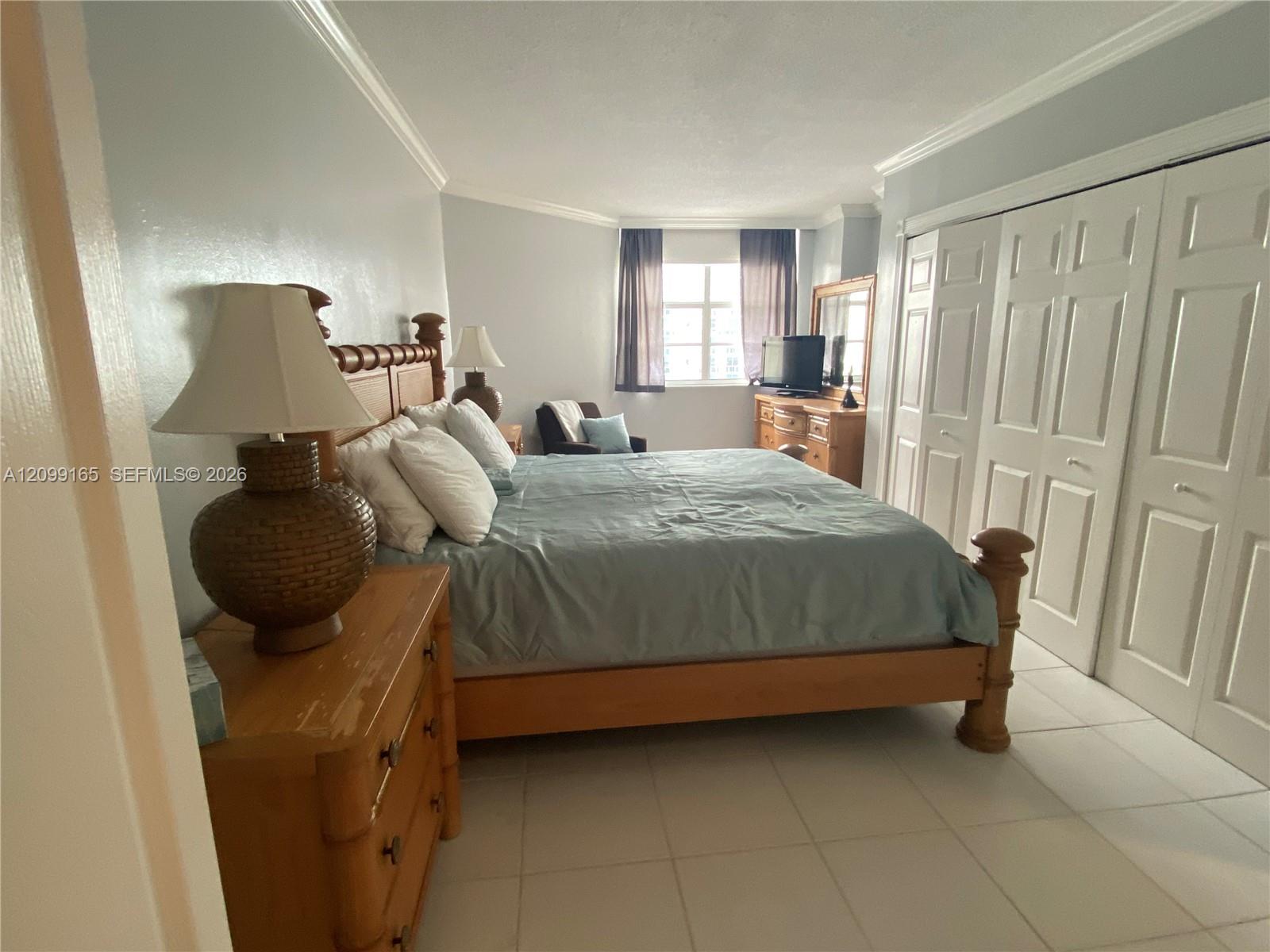 See details PHF 2 / 2 1275 sq. ft. $ 2026-10-01 0 Photo