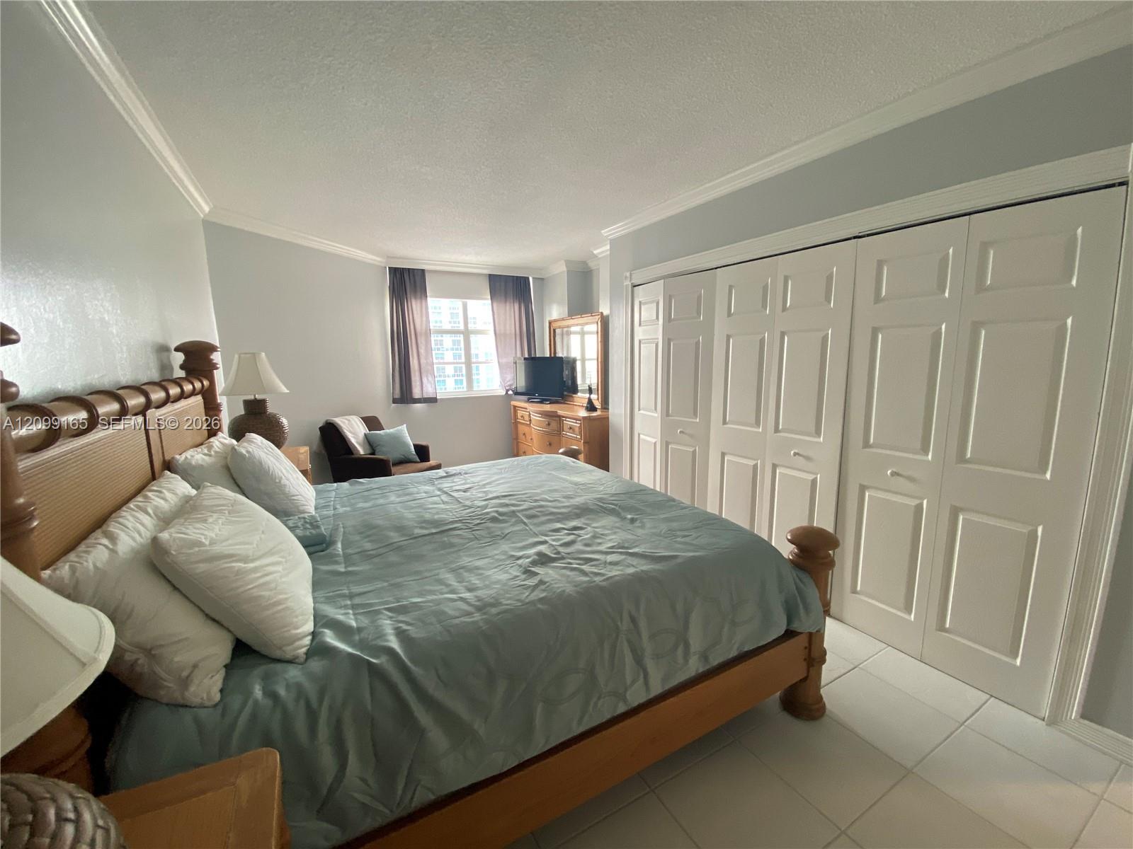 See details PHF 2 / 2 1275 sq. ft. $ 2026-10-01 0 Photo