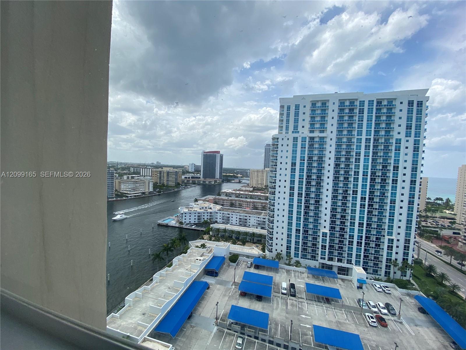 See details PHF 2 / 2 1275 sq. ft. $ 2026-10-01 0 Photo