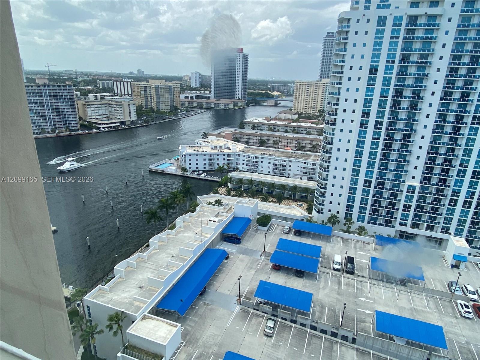 See details PHF 2 / 2 1275 sq. ft. $ 2026-10-01 0 Photo