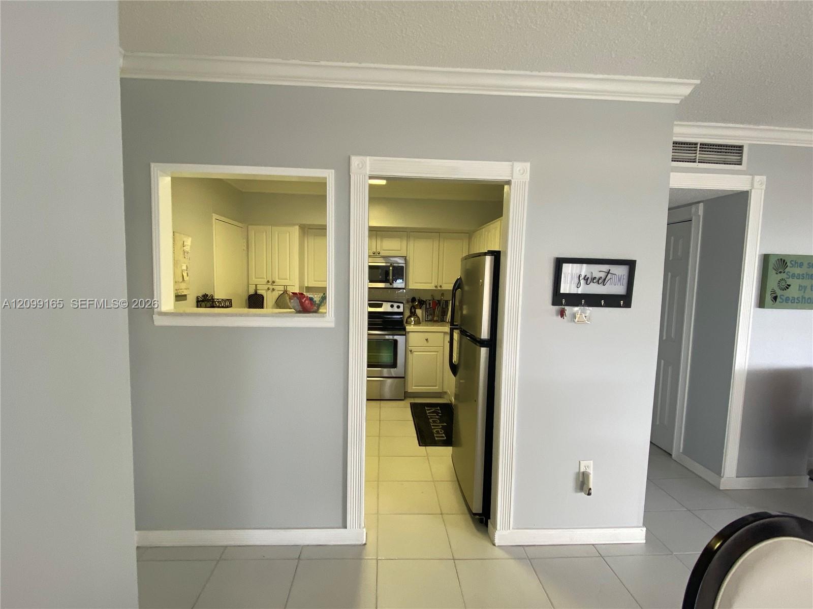 See details PHF 2 / 2 1275 sq. ft. $ 2026-10-01 0 Photo
