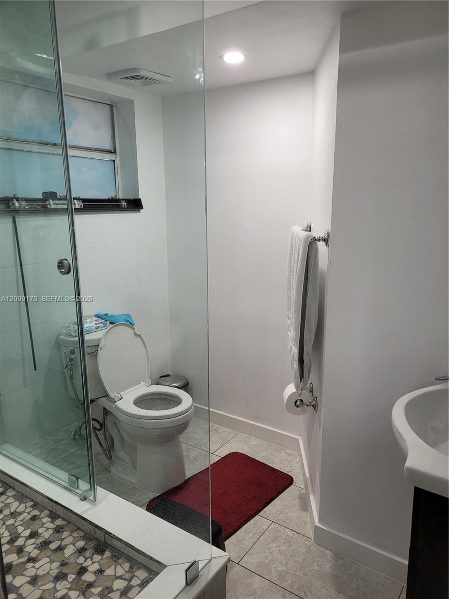 See details 615-1 2 / 2 1062 sq. ft. $ 2026-10-01 0 Photo