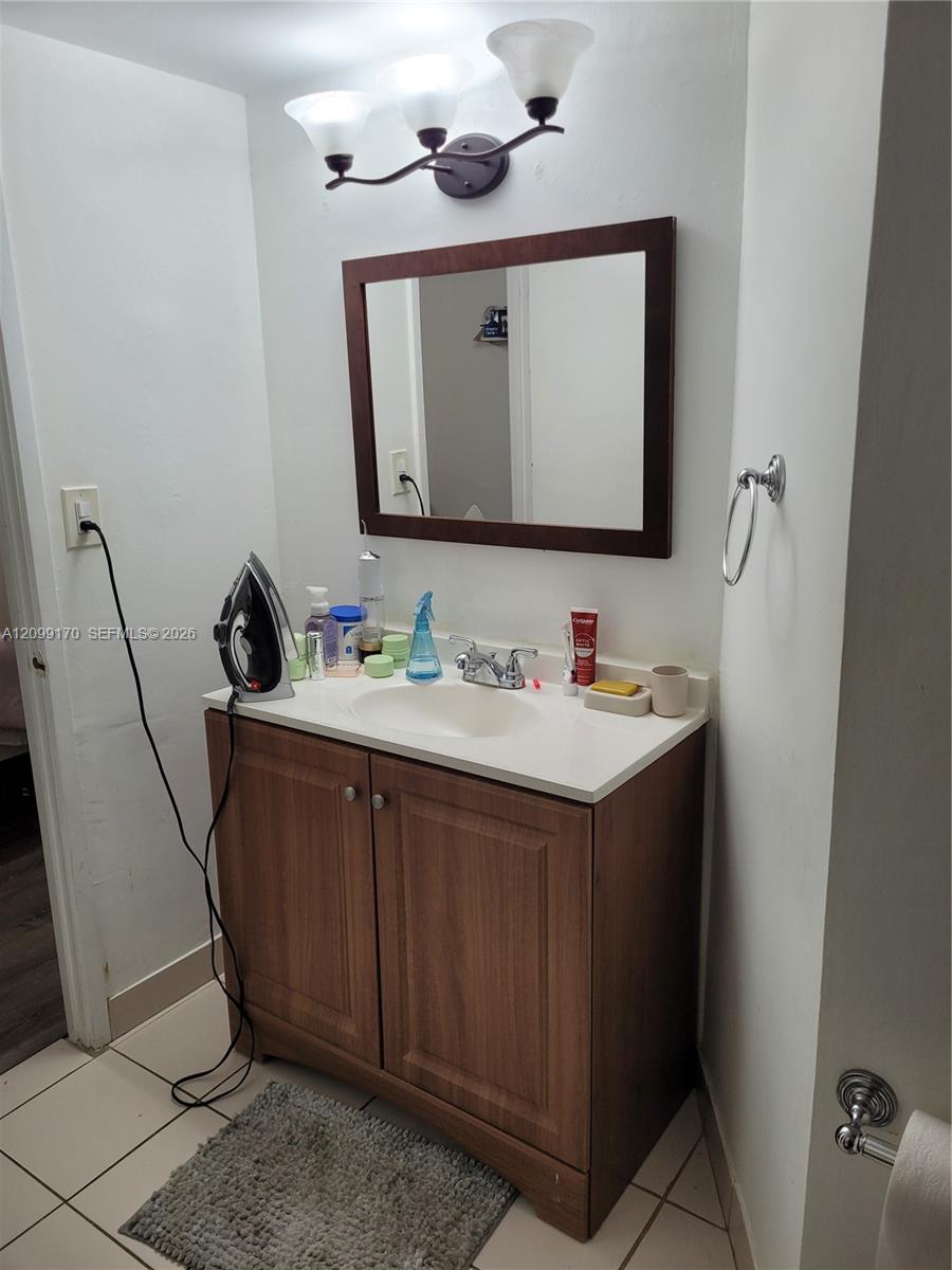 See details 615-1 2 / 2 1062 sq. ft. $ 2026-10-01 0 Photo