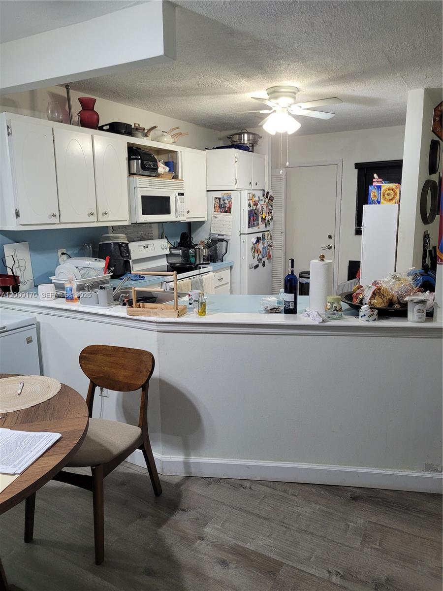 See details 615-1 2 / 2 1062 sq. ft. $ 2026-10-01 0 Photo