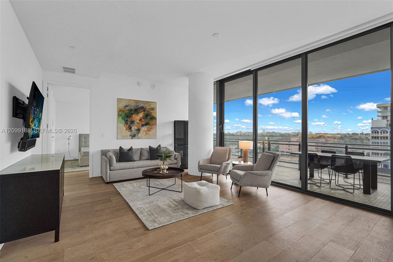 See details 603 1 / 2 1018 sq. ft. $ 2026-10-01 0 Photo