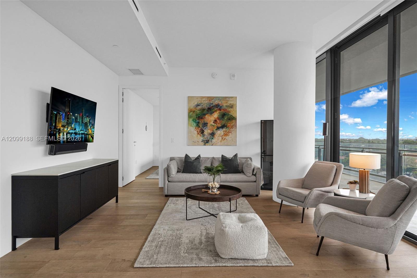 See details 603 1 / 2 1018 sq. ft. $ 2026-10-01 0 Photo