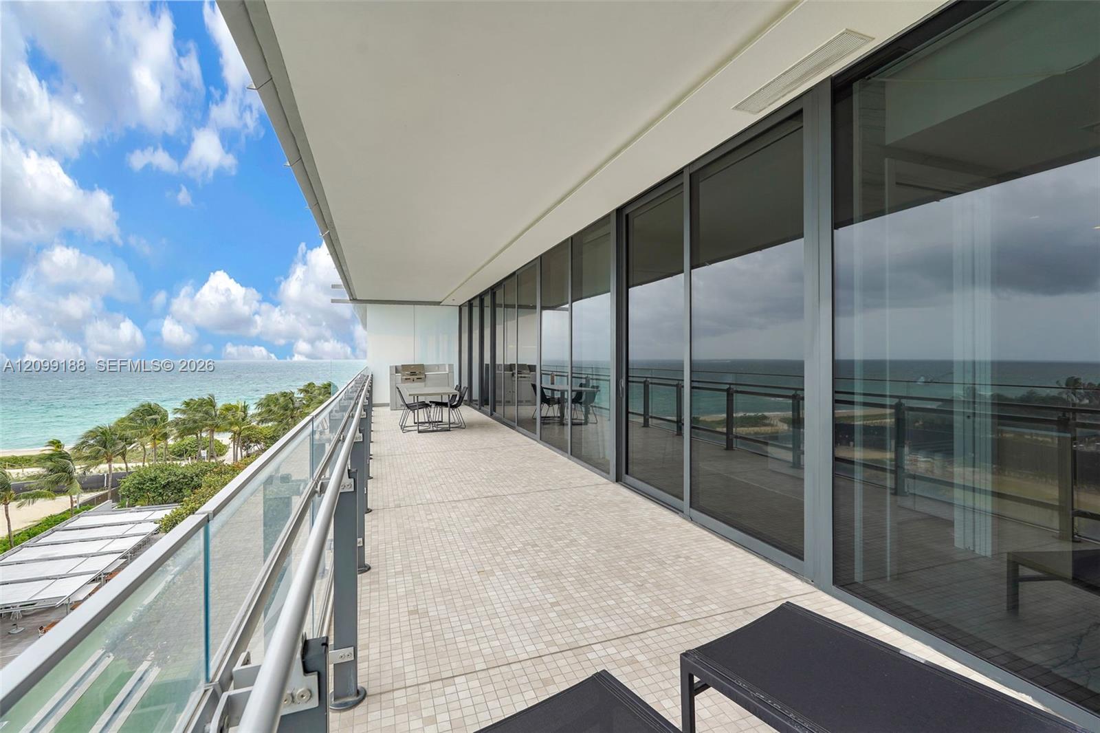See details 603 1 / 2 1018 sq. ft. $ 2026-10-01 0 Photo