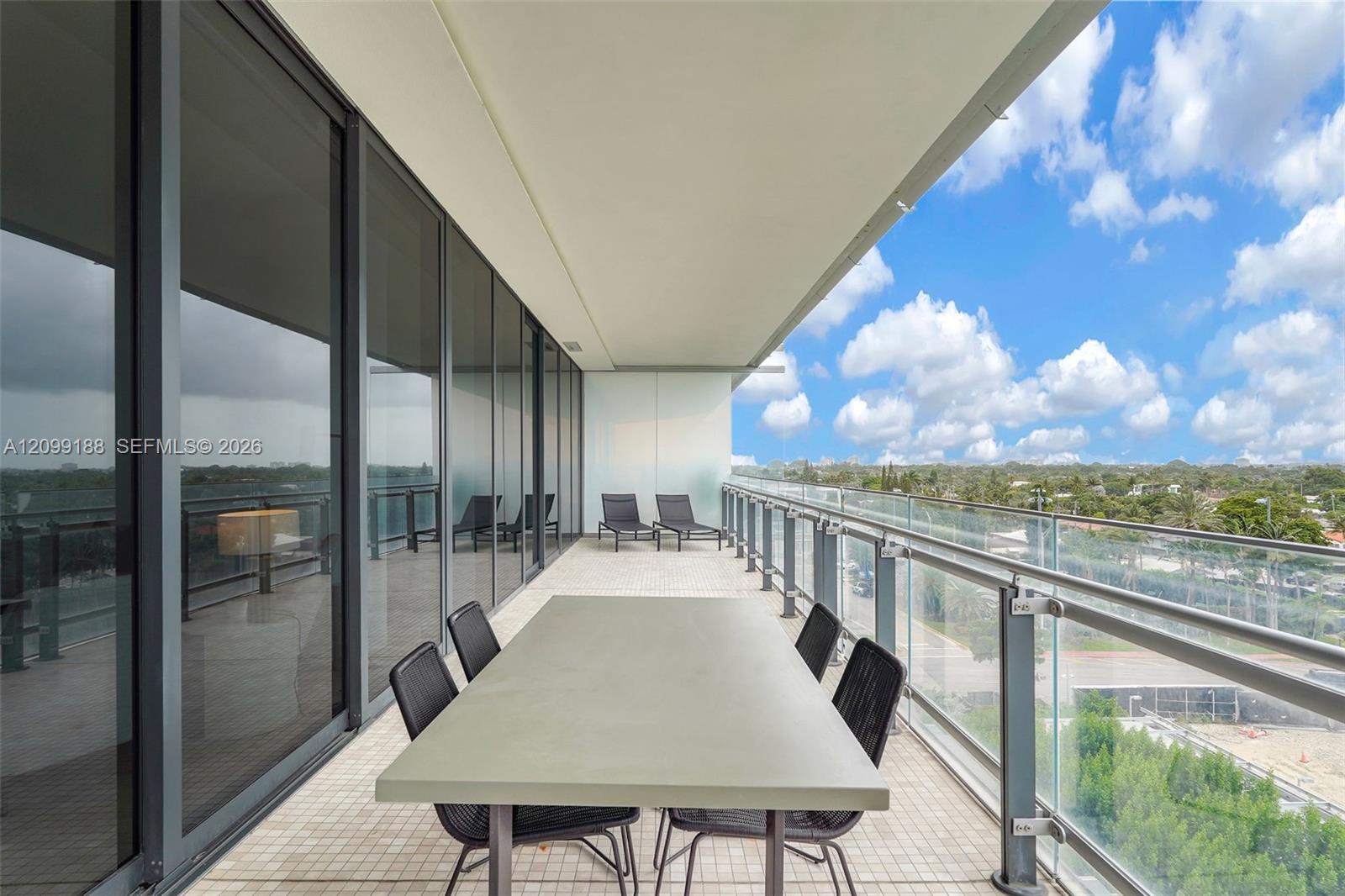 See details 603 1 / 2 1018 sq. ft. $ 2026-10-01 0 Photo
