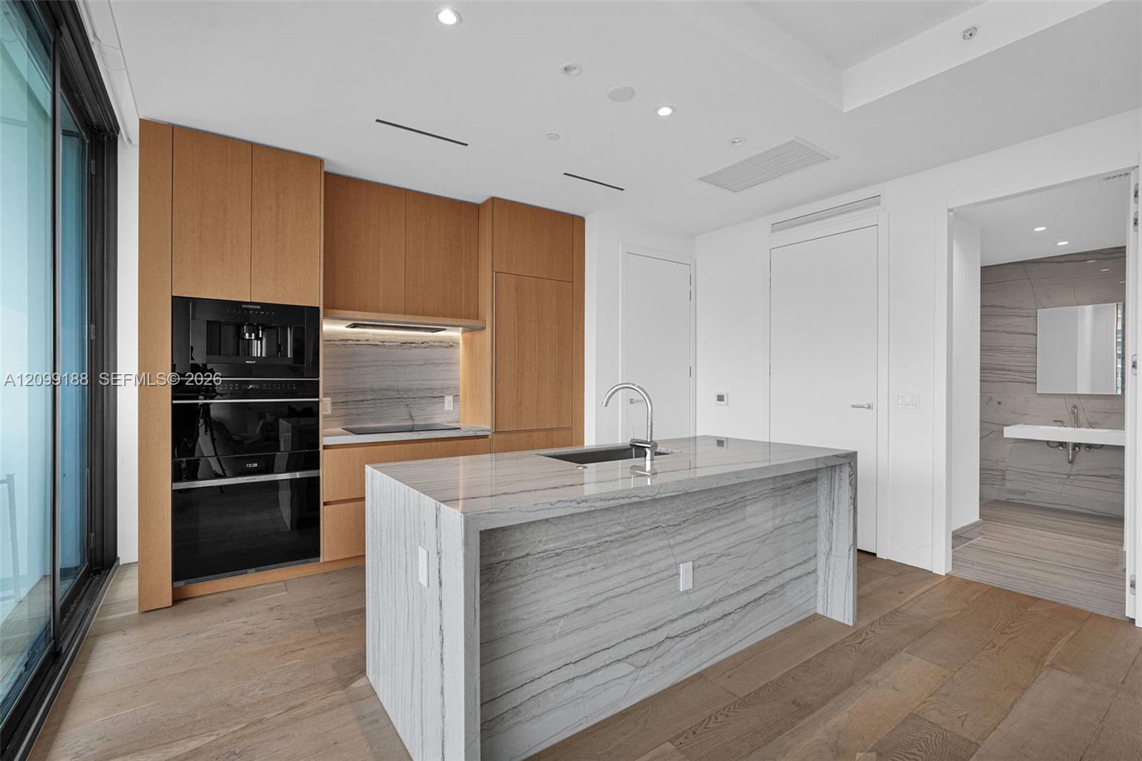 See details 603 1 / 2 1018 sq. ft. $ 2026-10-01 0 Photo