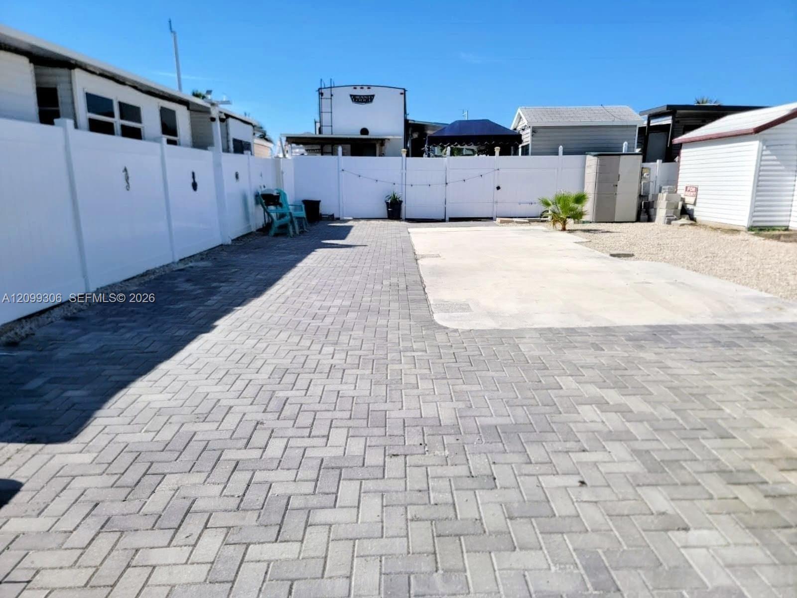Ver detalles / sq. ft. $ 2026-10-01 0 foto