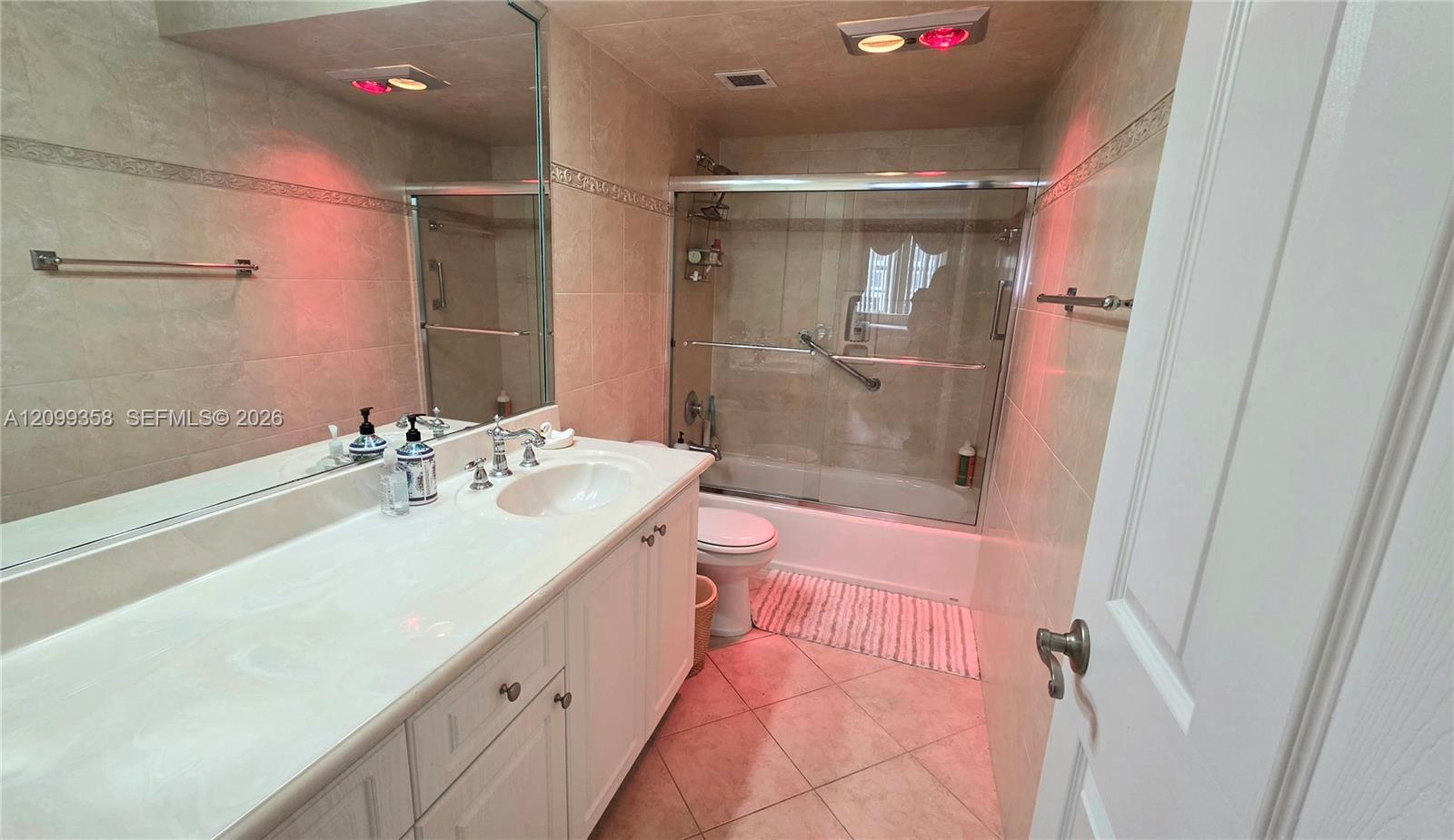 See details 6G 2 / 2 1240 sq. ft. $ 2026-10-02 0 Photo